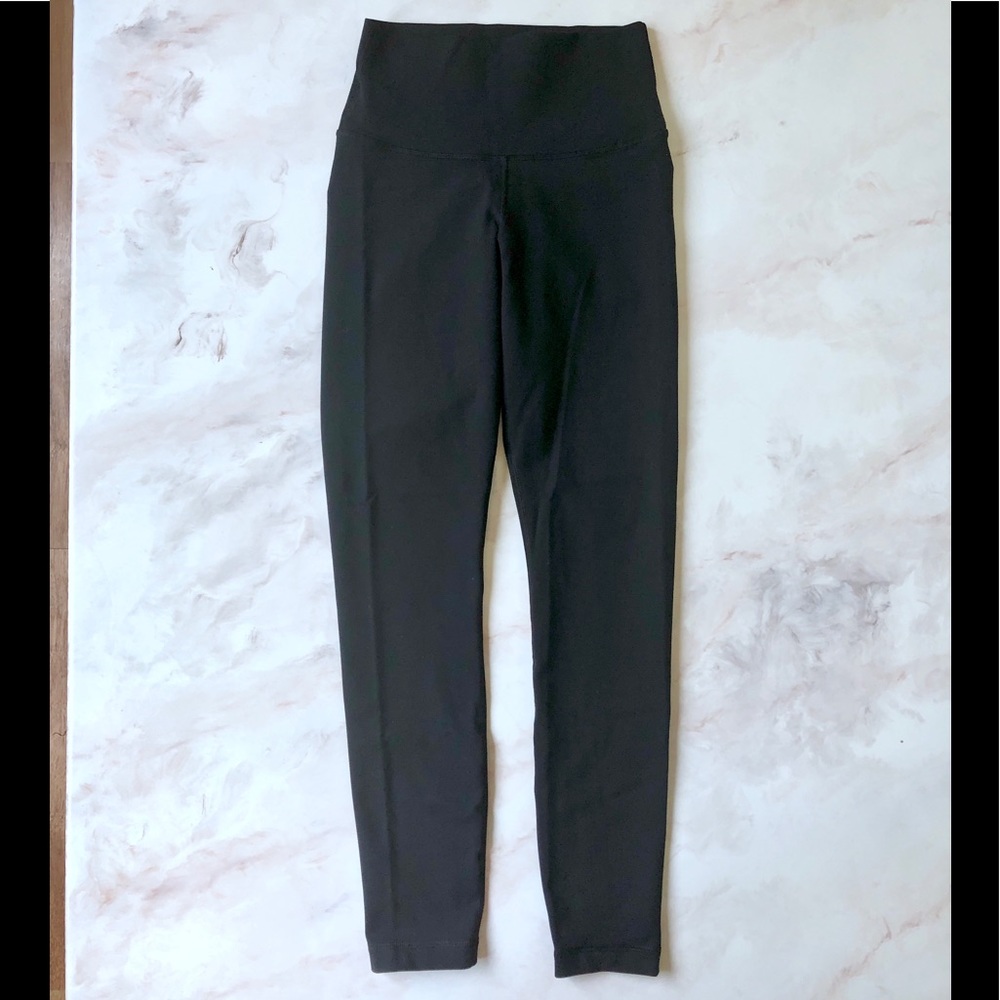 ❤️SOLD❤️Lululemon Black Wunder Under Hi-Rise 25” - Picture 3 of 7